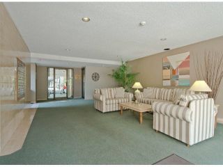 Photo 2: 211 15282 19 Avenue in Surrey: King George Corridor Condo for sale in "Park View Terrace" (South Surrey White Rock)  : MLS®# F1439710