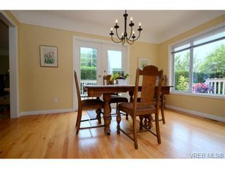 Photo 10: 931 Lavender Ave in VICTORIA: SW Marigold House for sale (Saanich West)  : MLS®# 735227
