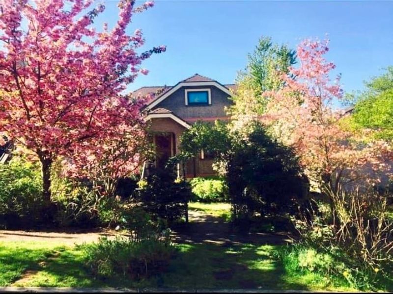 FEATURED LISTING: 3454 PANDORA Street Vancouver