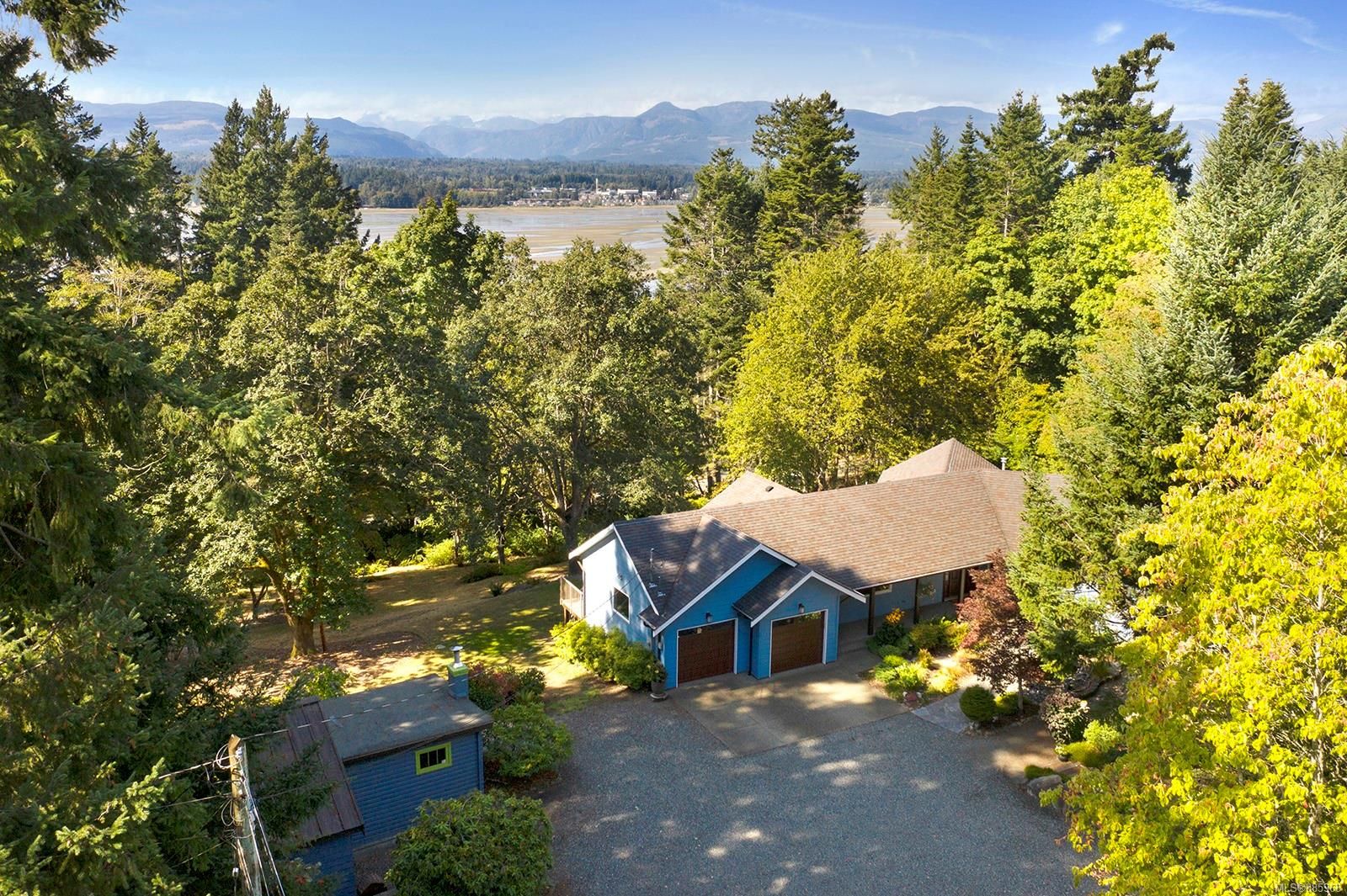 Main Photo: 261 Glacier View Dr in Comox: CV Comox (Town of) House for sale (Comox Valley)  : MLS®# 885968