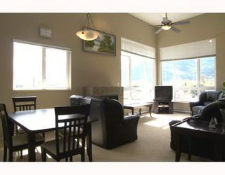 Photo 2: 401 40437 TANTALUS Road in Squamish: Garibaldi Estates Condo for sale in "THE SPECTACLE" : MLS®# V686624