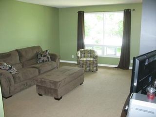 Photo 2: Charming 3 Bedroom Side-By Side