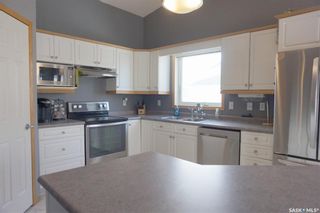 Photo 8: 700 Aspen Crescent in Pilot Butte: Residential for sale : MLS®# SK956804