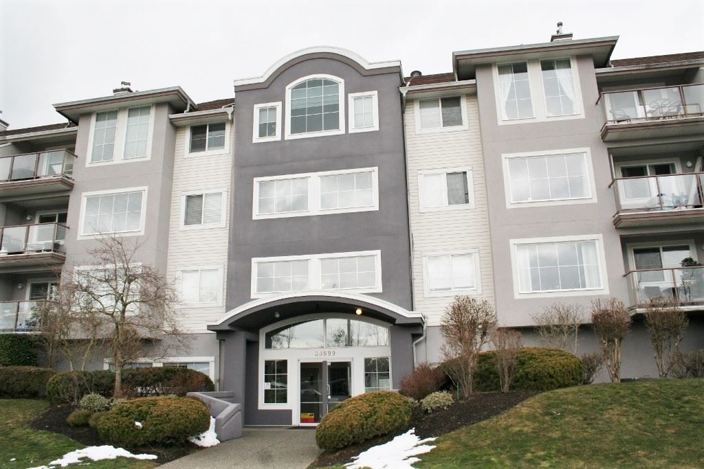 Main Photo: 305 33599 2ND Avenue in Mission: Mission BC Condo for sale in "Stave Lake Landing" : MLS®# R2243401