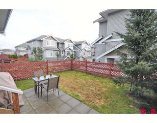 Photo 10: 39 16760 61ST Avenue in Surrey: Cloverdale BC Townhouse for sale in "HARVEST LANDING" (Cloverdale)  : MLS®# F2903413