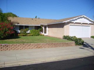 Photo 2: CLAIREMONT House for sale : 3 bedrooms : 5071 Providence in San Diego