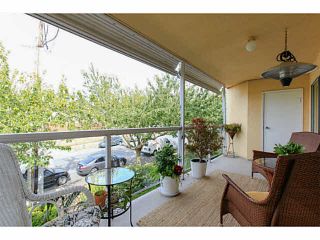 Photo 3: 214 1280 FIR Street: White Rock Condo for sale in "Oceana Villa" (South Surrey White Rock)  : MLS®# F1446947