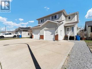 Photo 1: 543 Stark Way SE in Medicine Hat: House for sale : MLS®# A2122622