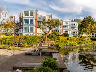 Photo 29: 304 1502 ISLAND PARK Walk in Vancouver: False Creek Condo for sale in "LAGOONS" (Vancouver West)  : MLS®# R2583373
