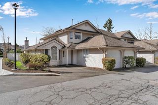 Photo 1: 4 9045 WALNUT GROVE Drive in Langley: Walnut Grove Townhouse for sale in "Bridlewoods" : MLS®# R2670909