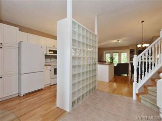 Photo 5: 2324 Evelyn Hts in VICTORIA: VR Hospital House for sale (View Royal)  : MLS®# 713463
