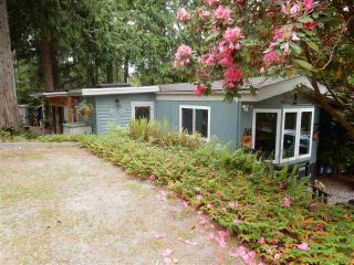Photo 2: 15 1416 NORTH Road in Gibsons: Gibsons & Area Manufactured Home for sale in "Bear's Tale Village" (Sunshine Coast)  : MLS®# R2078690