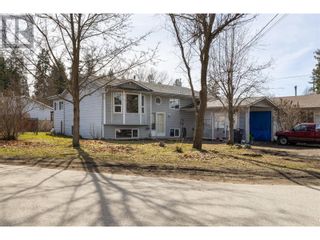 Photo 2: 3445 warner Avenue in Armstrong: House for sale : MLS®# 10307383