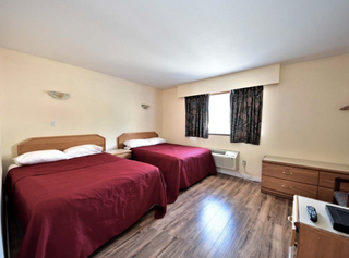 Photo 5: Franchise 36 rooms Motel for sale BC, $2.18M: Commercial for sale