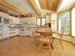 Photo 7: 4008 White Rock St in VICTORIA: SE Ten Mile Point House for sale (Saanich East)  : MLS®# 709431