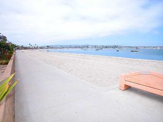 Photo 8: PACIFIC BEACH House for sale : 1 bedrooms : 833 Island Ct. in San Diego