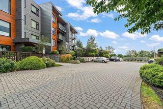 Photo 1: 301 3815 Rowland Ave in Saanich: SW Glanford Condo for sale (Saanich West)  : MLS®# 937603