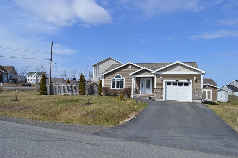 FEATURED LISTING: 5 TAILFEATHER Court North Kentville