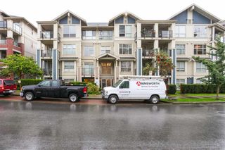 Photo 1: 204 275 Ross Drive in New Westminster: Fraserview Condo for sale : MLS®# R2109644