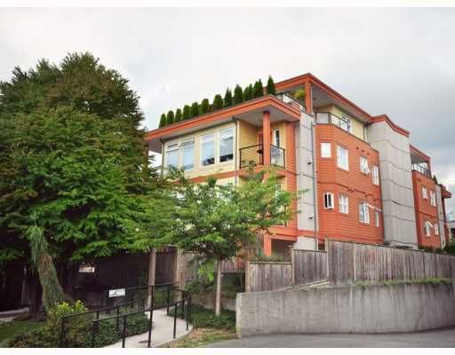 Main Photo: 102 152 E 12TH Street in North_Vancouver: Central Lonsdale Condo for sale (North Vancouver)  : MLS®# V783968