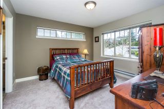 Photo 15: 26 6238 192 Street in Surrey: Cloverdale BC Townhouse for sale in "Bakerview Terrace" (Cloverdale)  : MLS®# R2248106