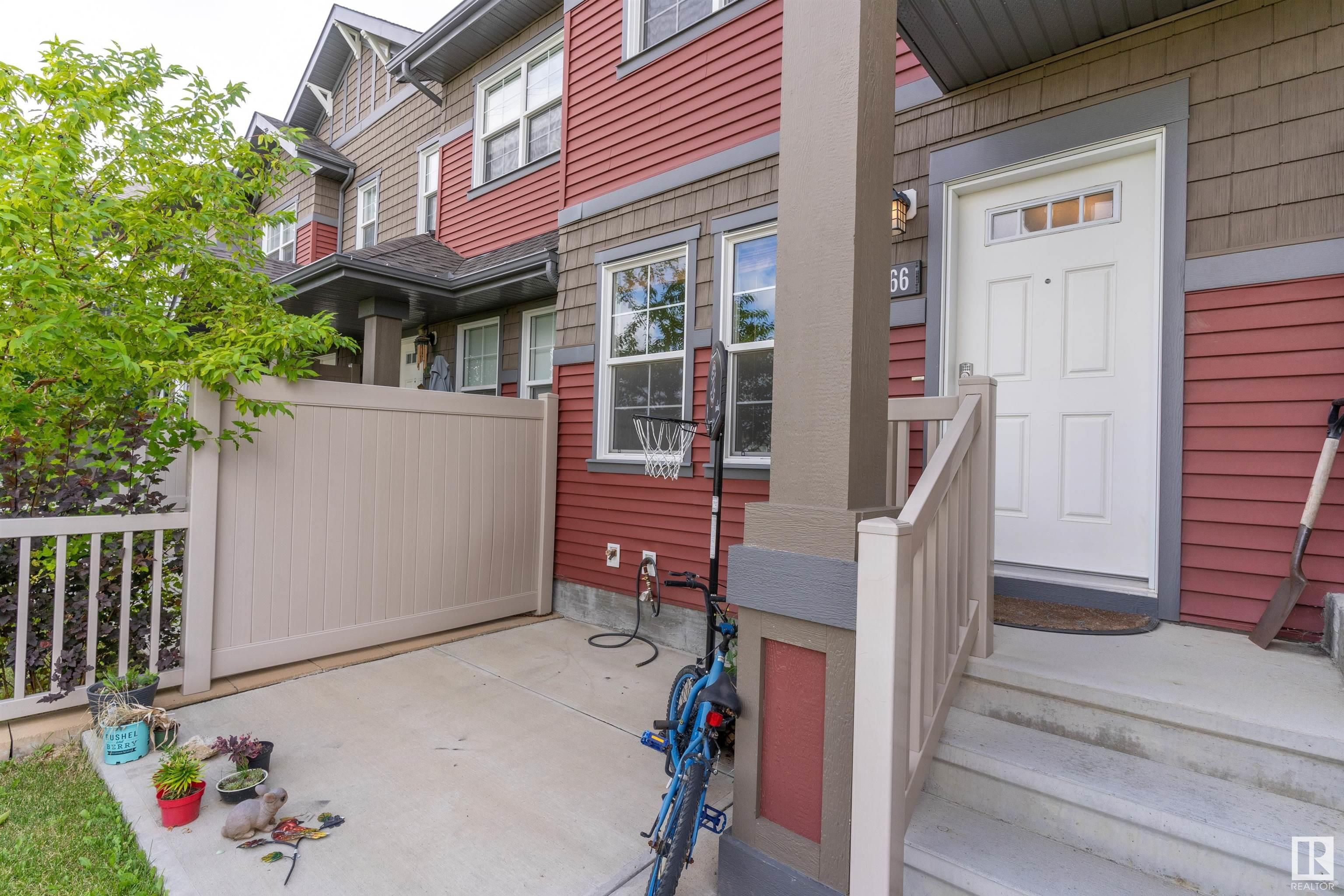 Main Photo: 66 4029 ORCHARDS Drive in Edmonton: Zone 53 Townhouse for sale : MLS®# E4307898