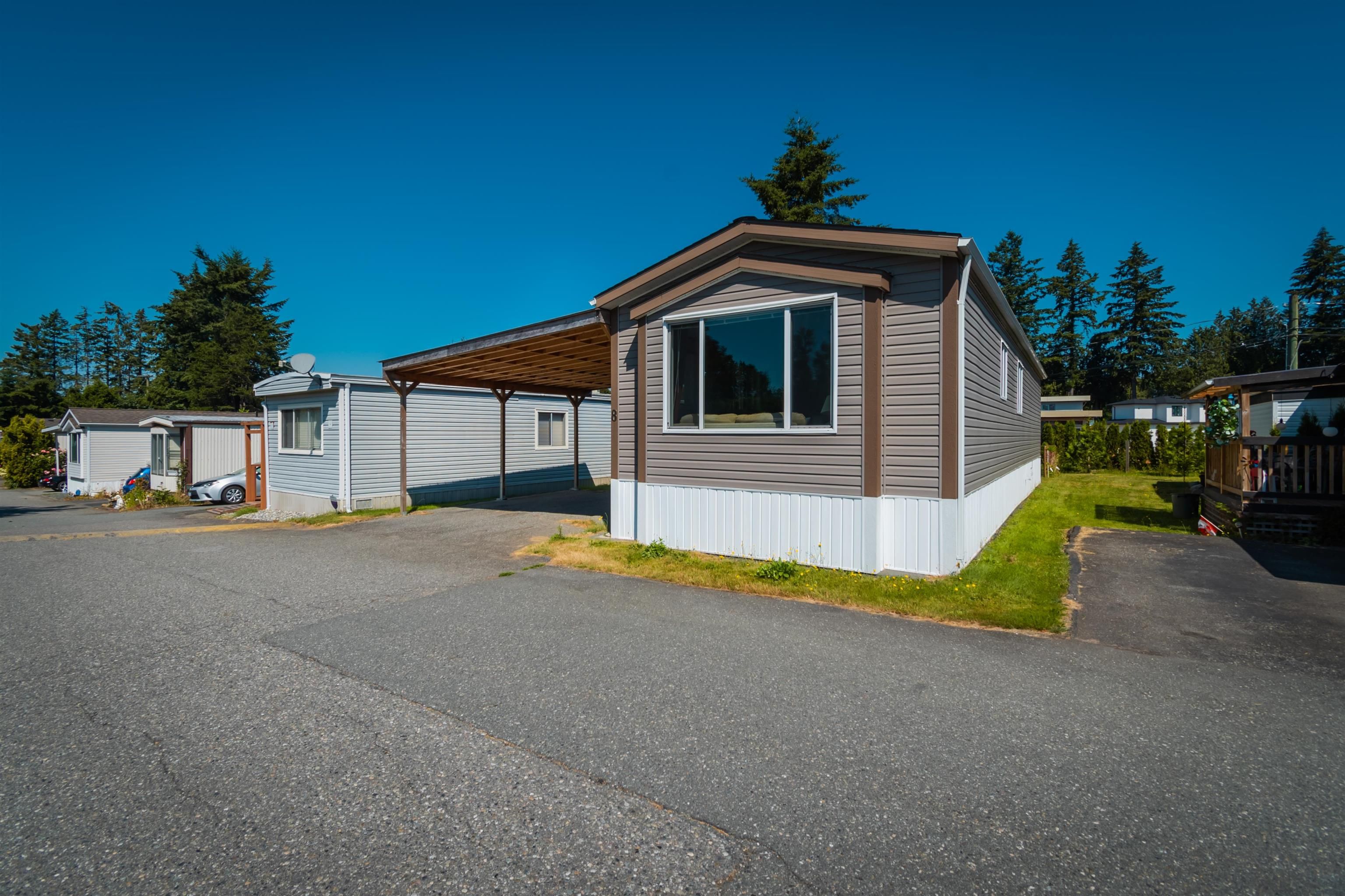 Main Photo: 8 4432 232 Street in Langley: Salmon River Manufactured Home for sale in "WESTFIELD COURTS" : MLS®# R2713397