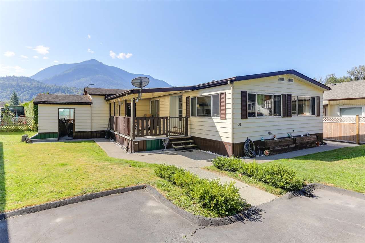 Main Photo: 31 46511 CHILLIWACK LAKE ROAD in : Chilliwack River Valley Manufactured Home for sale : MLS®# R2397751