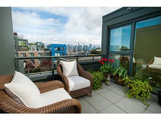 Photo 1: 1405 W 7TH Avenue in Vancouver: Fairview VW Townhouse for sale in "Siena of Portico" (Vancouver West)  : MLS®# V1060157