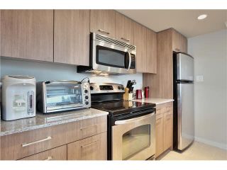Photo 7: 808 1212 HOWE Street in Vancouver: Downtown VW Condo for sale in "1212 HOWE" (Vancouver West)  : MLS®# V1103940