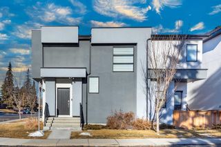 Photo 3: 302 32 Avenue NE in Calgary: Highland Park Row/Townhouse for sale : MLS®# A2131453