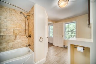 Photo 11: 6 Oakhill Road in Dayspring: 405-Lunenburg County Residential for sale (South Shore)  : MLS®# 202217009