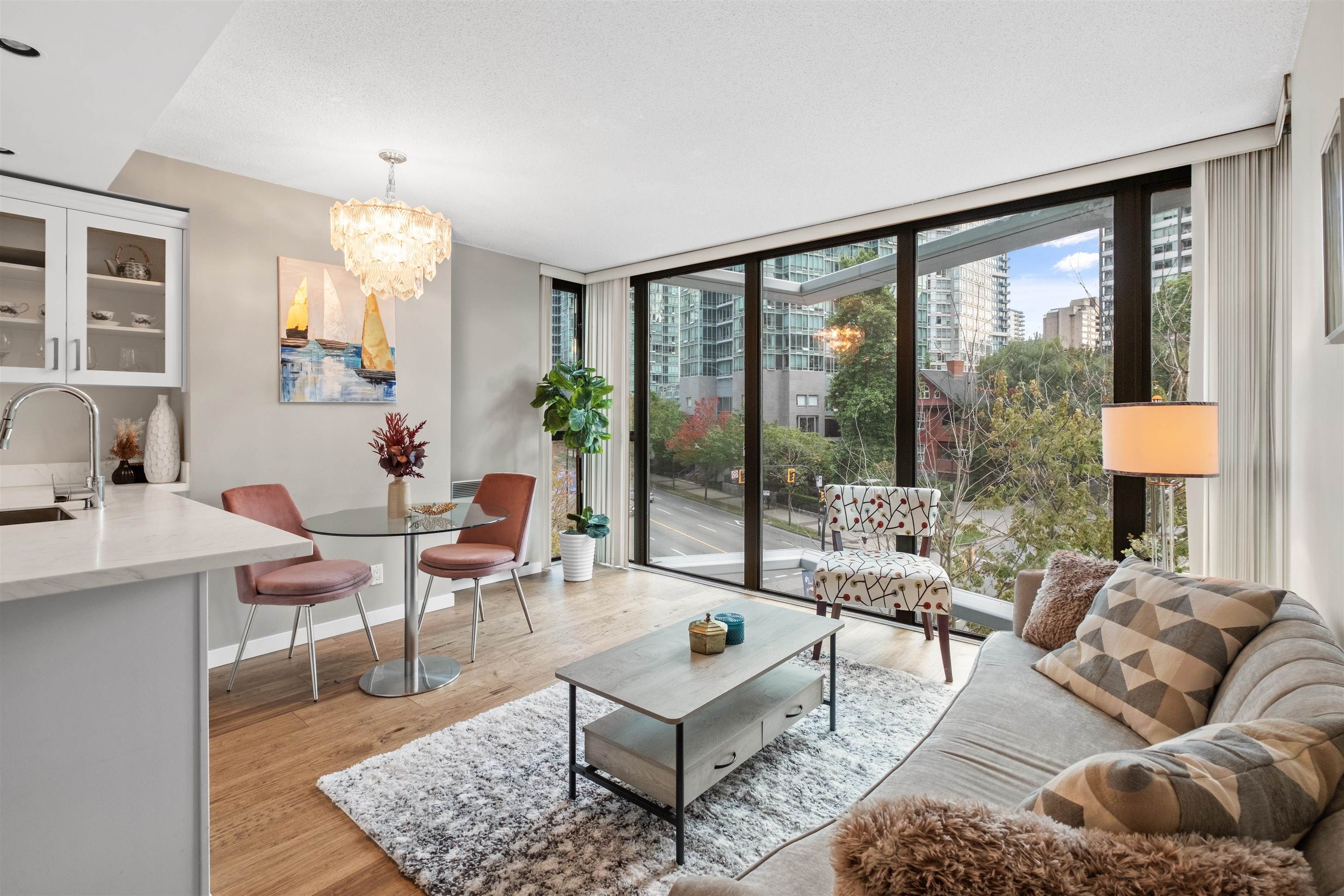 Main Photo: 608 1331 W GEORGIA Street in Vancouver: Coal Harbour Condo for sale in "The Pointe" (Vancouver West)  : MLS®# R2814062