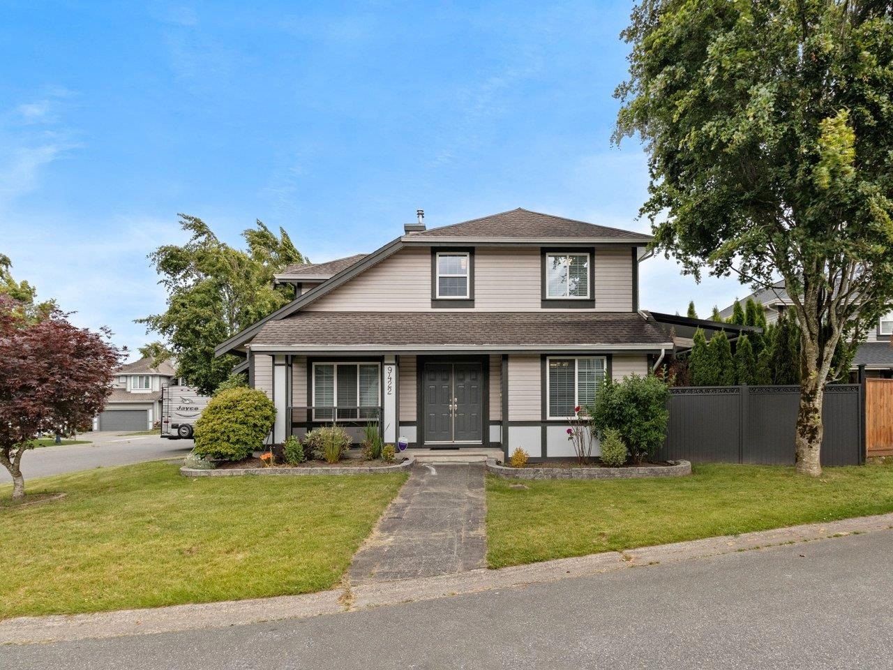 Main Photo: 9422 202A Street in Langley: Walnut Grove House for sale : MLS®# R2705141