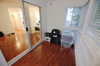 Photo 7: 206 2133 DUNDAS Street in Vancouver: Hastings Condo for sale in "Harbourgate" (Vancouver East)  : MLS®# R2395295