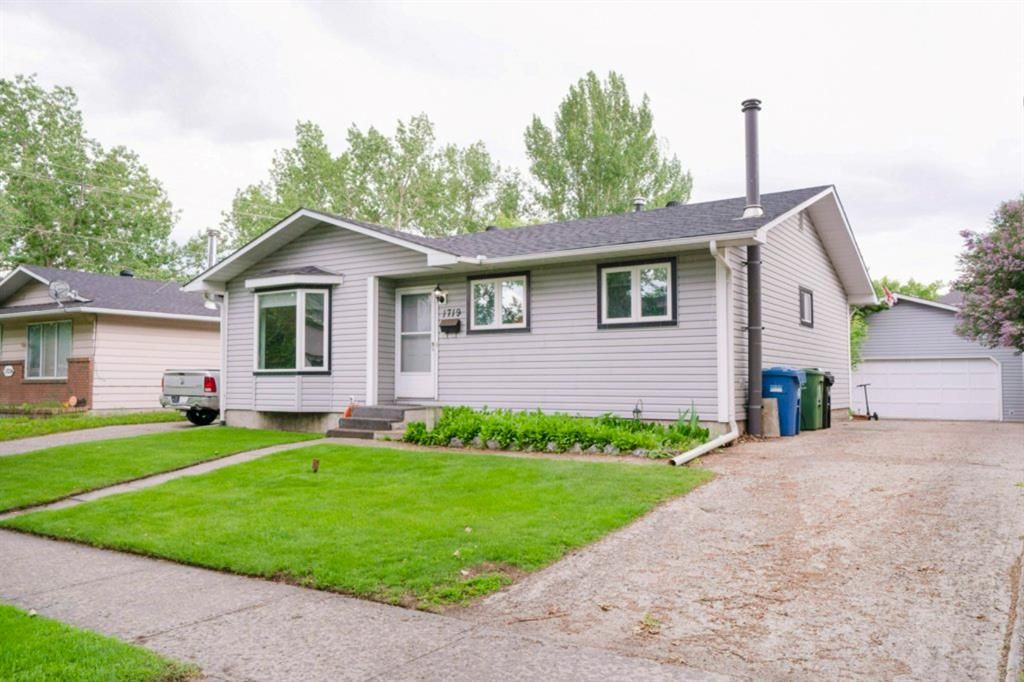 Main Photo: 1719 62 Avenue SE in Calgary: Ogden Detached for sale : MLS®# A1232618