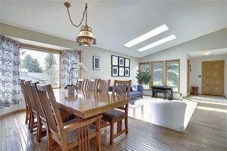 Photo 7: 4 STRATHBURY Circle SW in Calgary: Strathcona Park Detached for sale : MLS®# C4301110