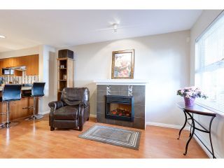 Photo 3: 18 188 SIXTH Street in New Westminster: Uptown NW Townhouse for sale in "ROYAL CITY TERRACE" : MLS®# R2038305