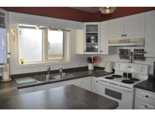 Photo 5: 216 Sydney Avenue in WINNIPEG: East Kildonan Residential for sale (North East Winnipeg)  : MLS®# 1507902