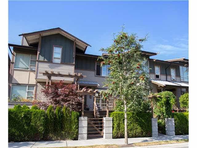 Main Photo: 1198 VILLAGE GREEN Way in Squamish: Downtown SQ Townhouse for sale in "Eaglewind" : MLS®# R2462696