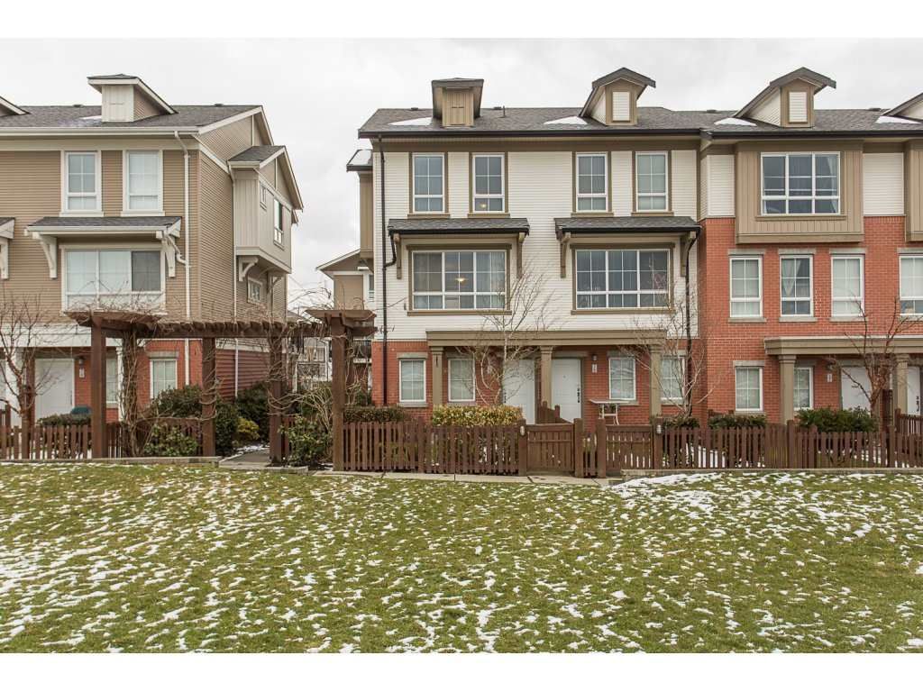 Main Photo: 75 19505 68A Avenue in Surrey: Clayton Townhouse for sale in "Clayton Rise" (Cloverdale)  : MLS®# R2142590
