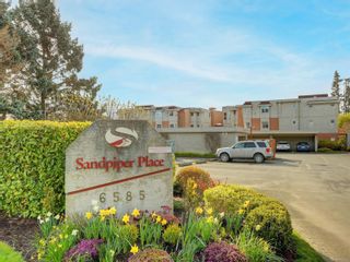 Photo 1: 105 6585 Country Rd in Sooke: Sk Sooke Vill Core Condo for sale : MLS®# 900011