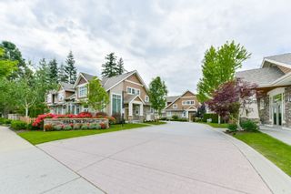 Photo 1: 9 2453 163 Street in Surrey: Grandview Surrey Townhouse for sale (South Surrey White Rock)  : MLS®# R2301850
