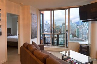 Photo 7: 3307 33 SMITHE Street in Vancouver: Yaletown Condo for sale in "COOPERS LOOKOUT" (Vancouver West)  : MLS®# R2212690