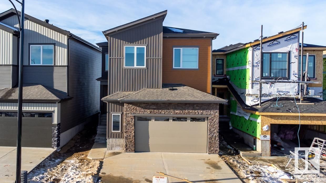 Main Photo: 1048 Goldfinch Way NW in Edmonton: Zone 59 House for sale : MLS®# E4320992