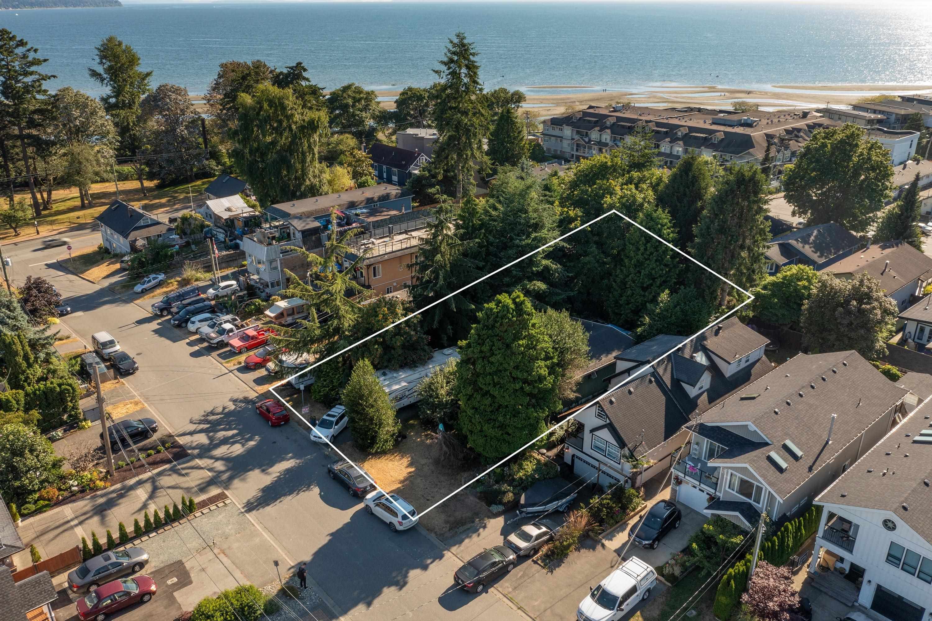 Main Photo: 853 LEE Street: House for sale in White Rock: MLS®# R2714309