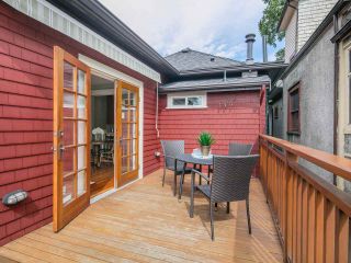 Photo 13: 1127 SEMLIN DRIVE in Vancouver: Grandview VE House for sale (Vancouver East)  : MLS®# R2094573