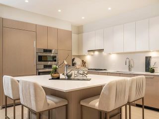 Photo 12: 1005 128 W 15TH Street in North Vancouver: Central Lonsdale Condo for sale in "ELLE BY POLYGON" : MLS®# R2896352