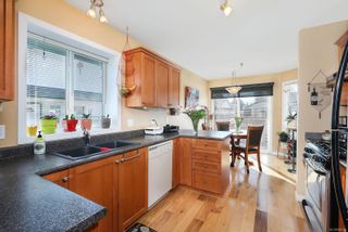 Photo 1: 24 1755 Willemar Ave in Courtenay: CV Courtenay City Row/Townhouse for sale (Comox Valley)  : MLS®# 896055