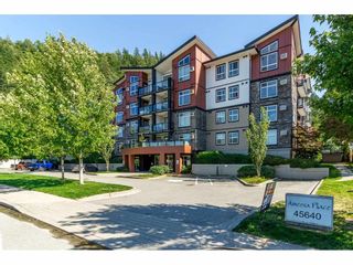 Photo 1: 405 45640 ALMA Avenue in Sardis: Vedder S Watson-Promontory Condo for sale in "Ameera Place" : MLS®# R2285583